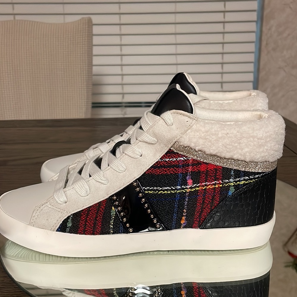 Stunnah High Top Sneakers BRAND NEW